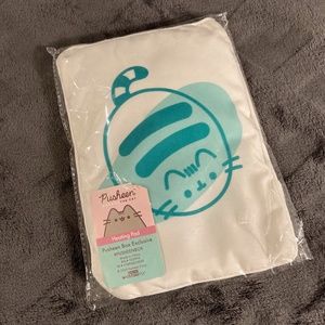 NWT Pusheen Heating/Cooling Pad
